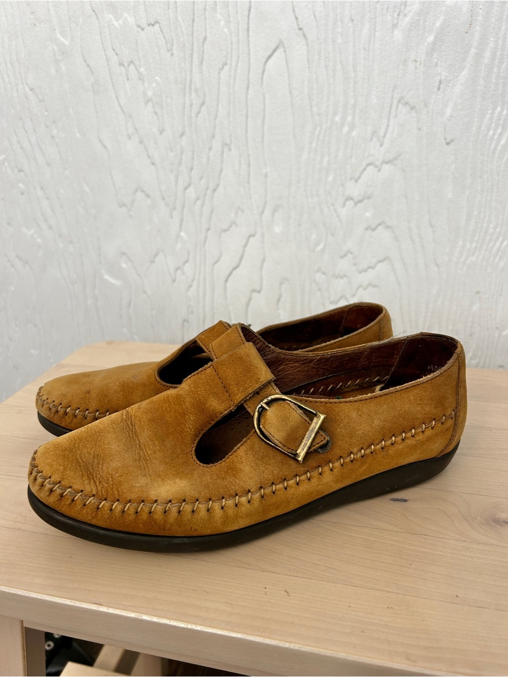 VINTAGE 90s Leather T-Strap Flats Brown Women's 5.5 Loafer Mary Jane GranolaGirl